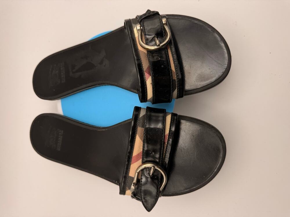 Burberry nova check pattern, leather slides